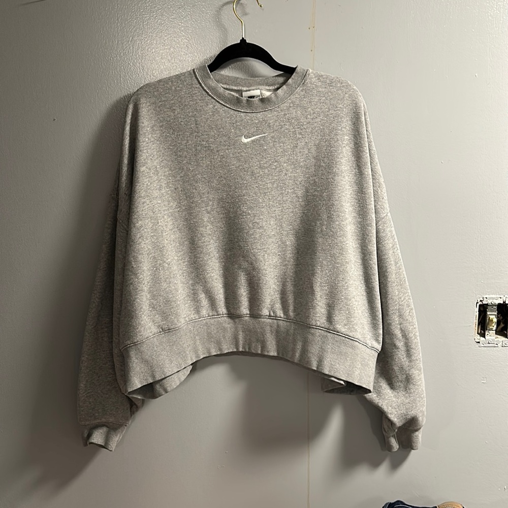 Oversized nike sweatshirt